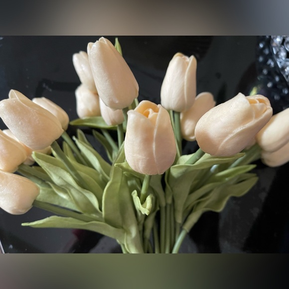 Faux Ivory Silk Tulips | 2 Bunches | Like New | Excellent Condition - Picture 6 of 8